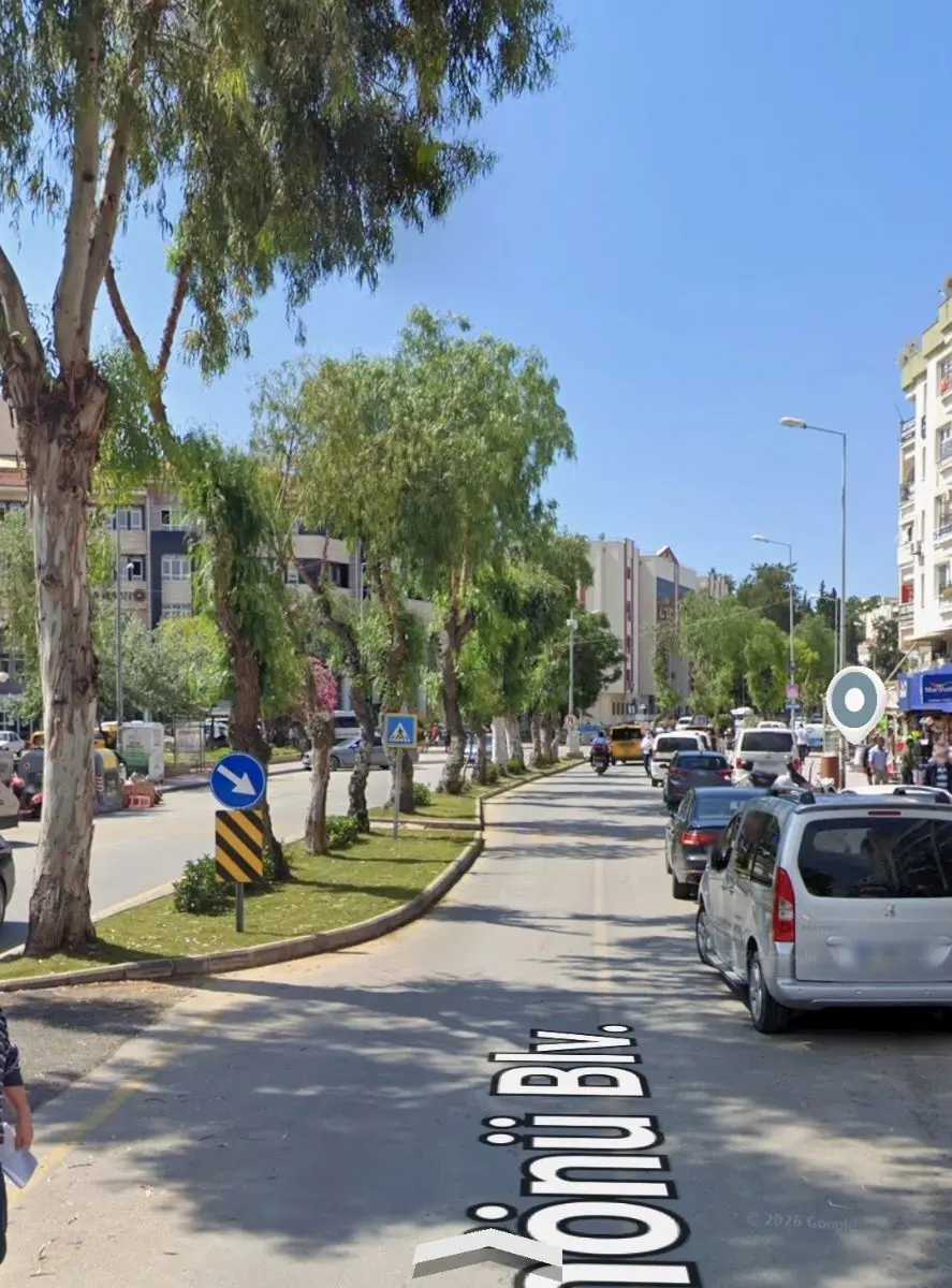 KUŞADASI ADLİYE KARŞISI SATILIK OFİS