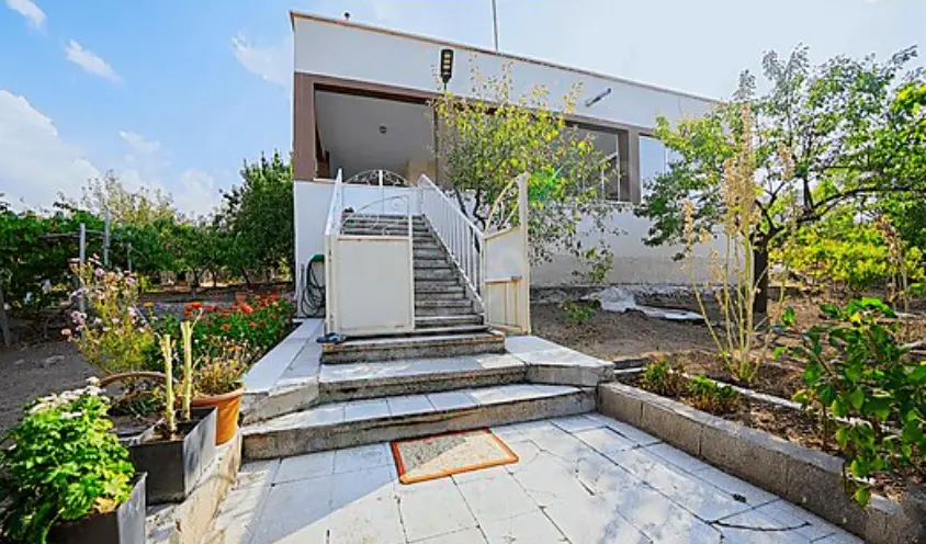 HACILAR - AKDAM'DA EVLİ BAĞ YERİ - 3.074 m2
